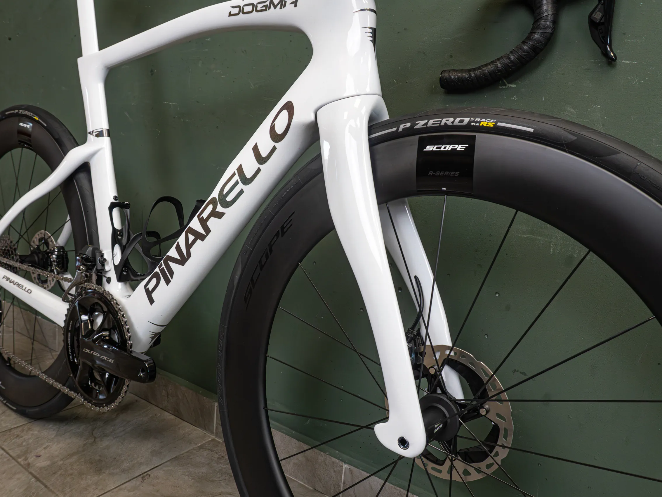 2023 Pinarello Dogma F 560 Dura Ace Di2 - Image 8