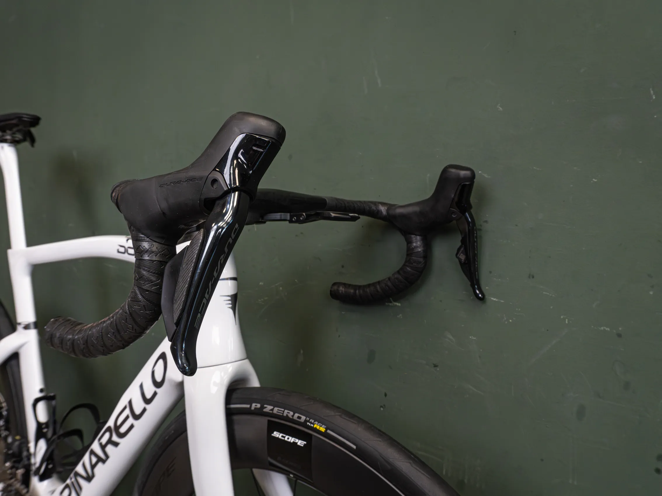 2023 Pinarello Dogma F 560 Dura Ace Di2 - Image 10