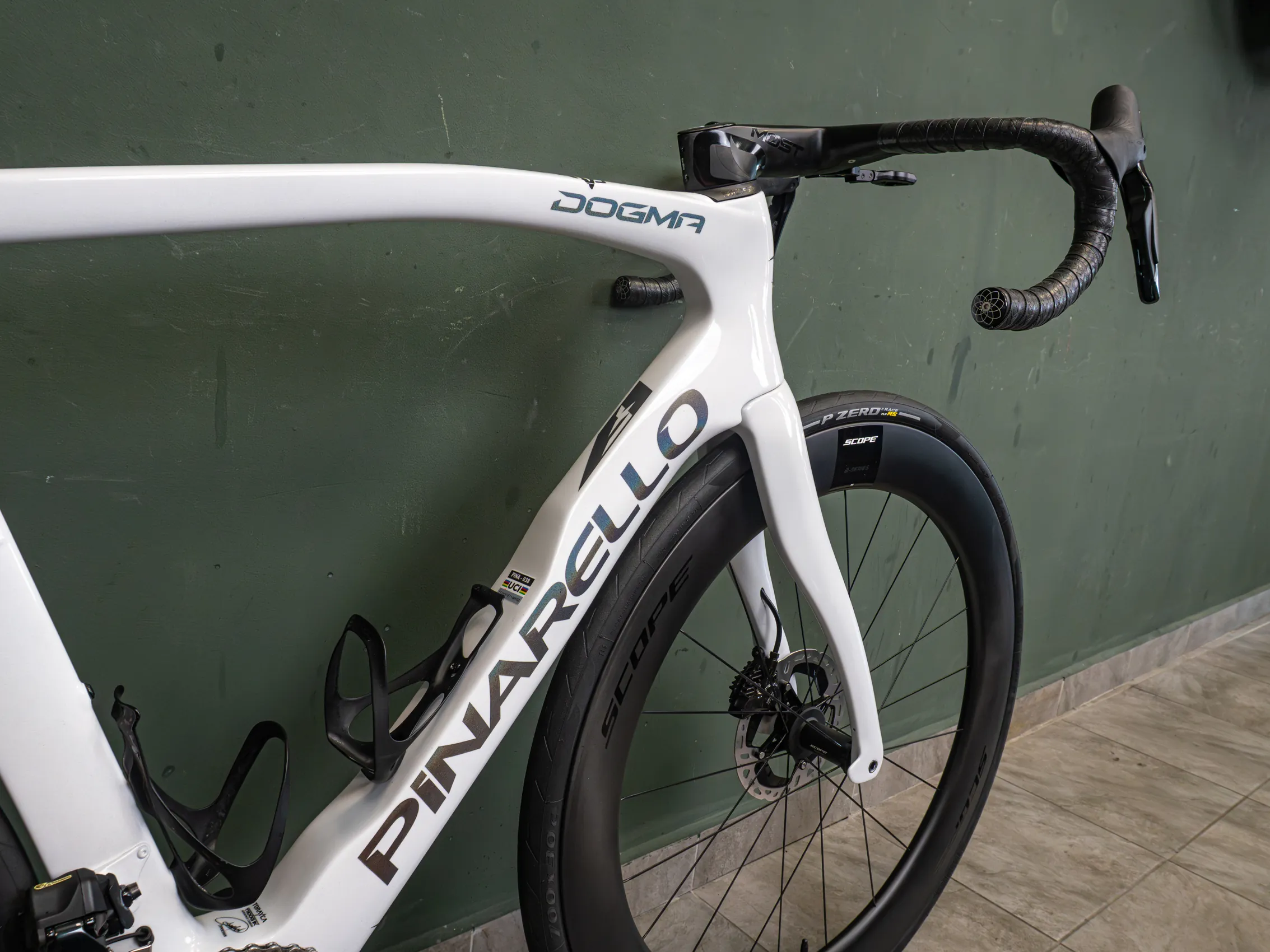 2023 Pinarello Dogma F 560 Dura Ace Di2 - Image 14