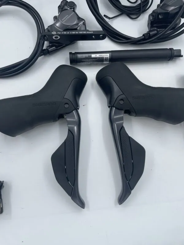 Shimano Ultegra Di2 R8170 Groupset - 2x12-speed - Image 3