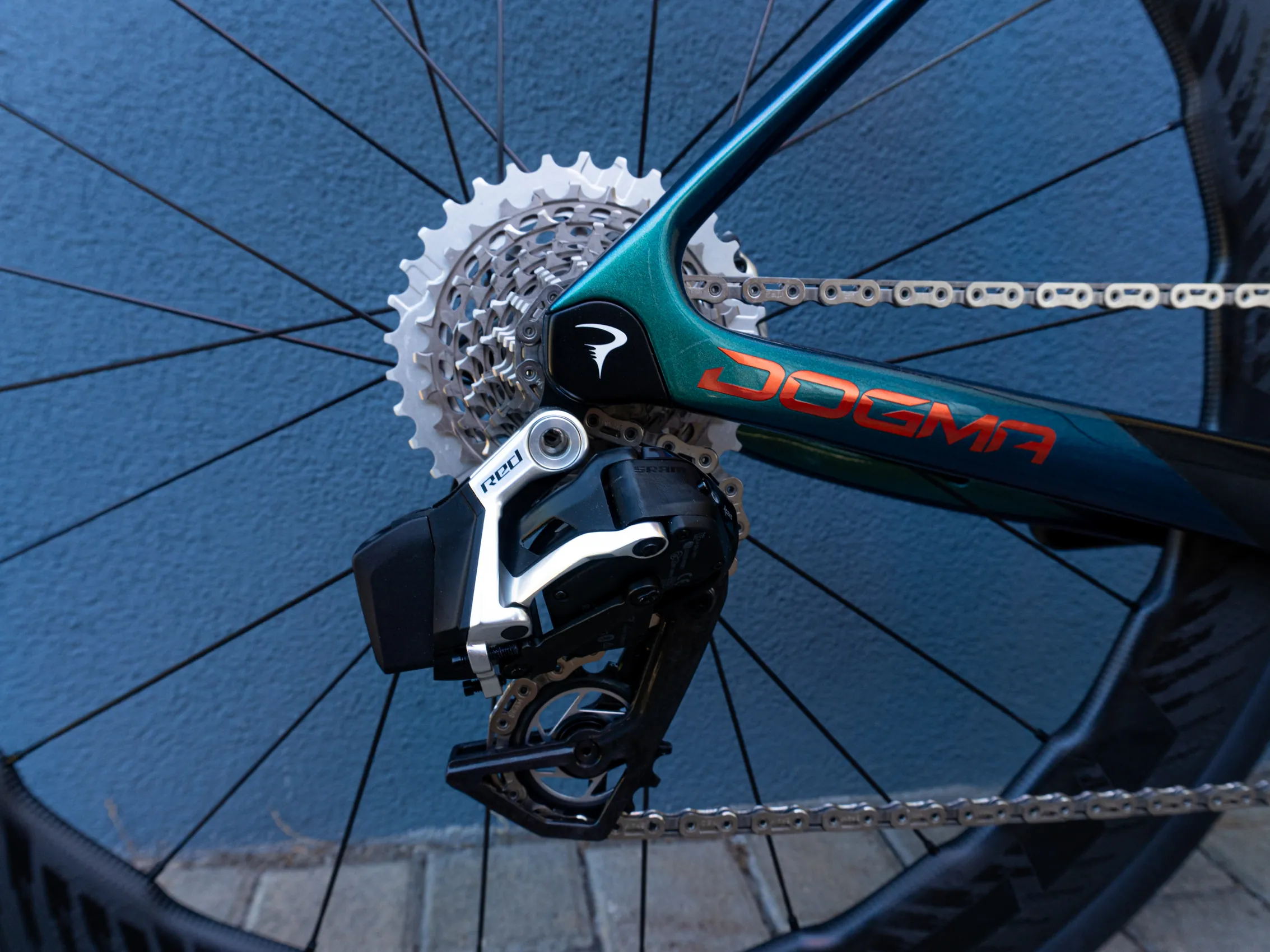 Pinarello Dogma X SRAM RED ETAP AXS - ZIPP 454 NSW XDR - Jade Eclipse - Size 515 - Image 4